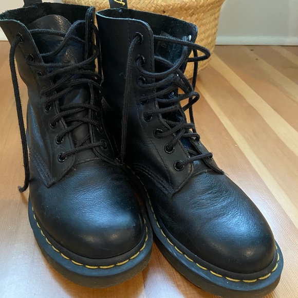 Dr Martens 1460 Pascal pebbled leather boots, sz 7 - Picture 2 of 10